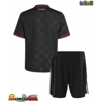 Camisa de Futebol Bayern Munich Equipamento Alternativo Infantil 2025-26 Manga Curta (+ Calças curtas)